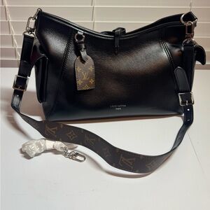Black Soft Leather Shoulder Bag. Brand new; never used. No Brand